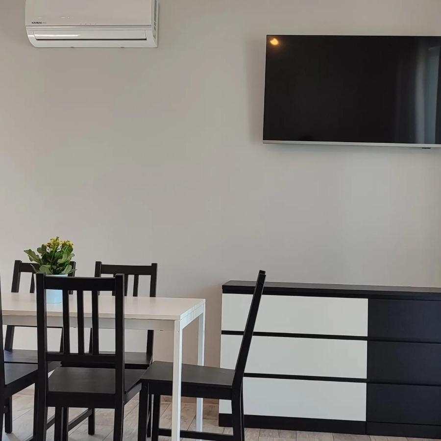 Apartamenty Wilga Spokojne Miejsce Z Calorocznym Jacuzzi I Letnim Basenem 维尔加 外观 照片