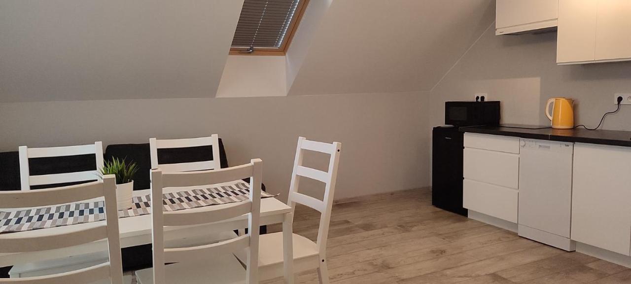 Apartamenty Wilga Spokojne Miejsce Z Calorocznym Jacuzzi I Letnim Basenem 维尔加 外观 照片