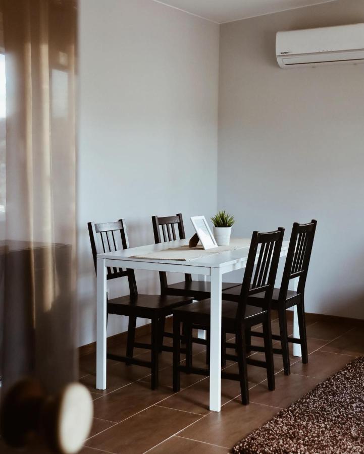 Apartamenty Wilga Spokojne Miejsce Z Calorocznym Jacuzzi I Letnim Basenem 维尔加 外观 照片